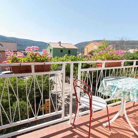 Apartments Marija Крес Екстериор снимка