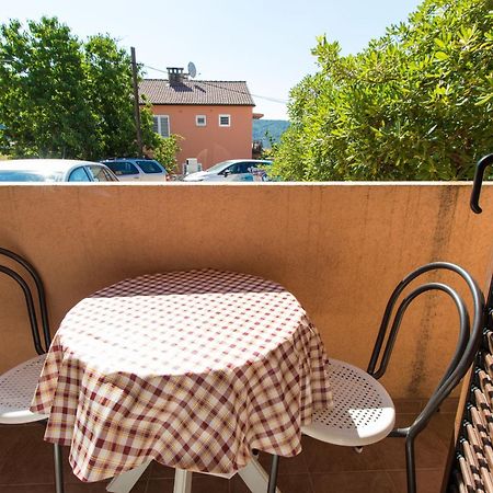 Apartments Marija Крес Екстериор снимка