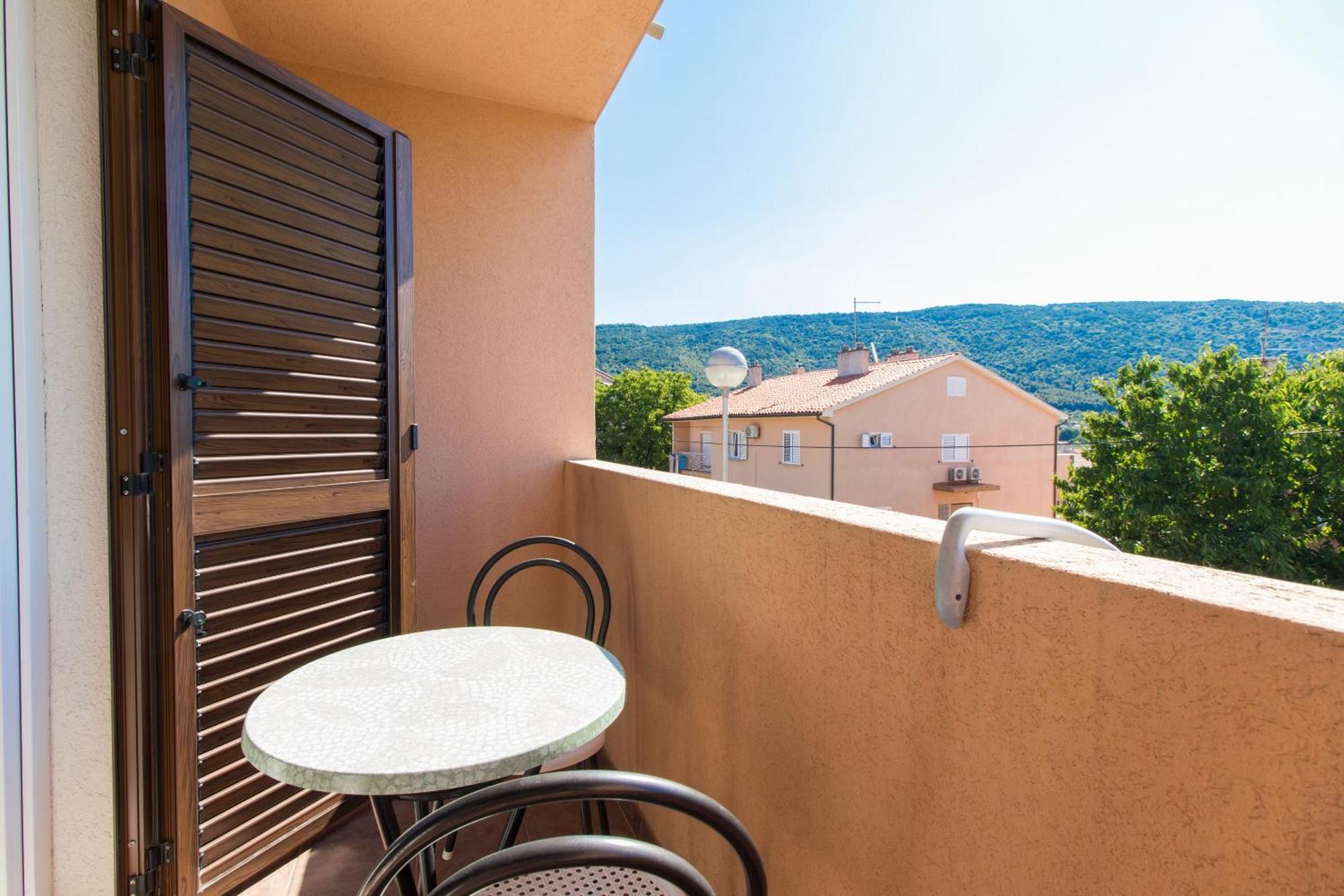 Apartments Marija Крес Екстериор снимка