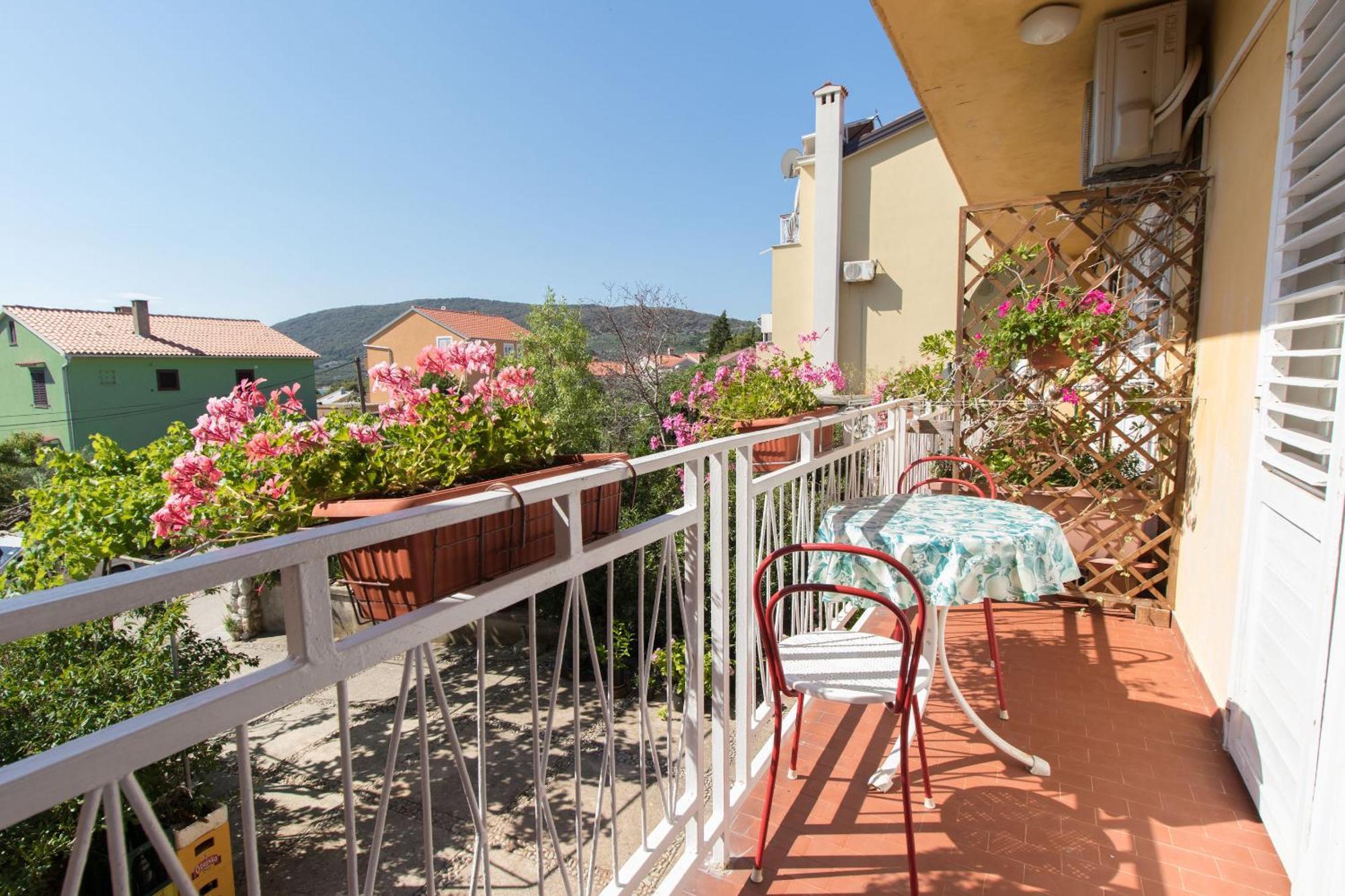 Apartments Marija Крес Екстериор снимка