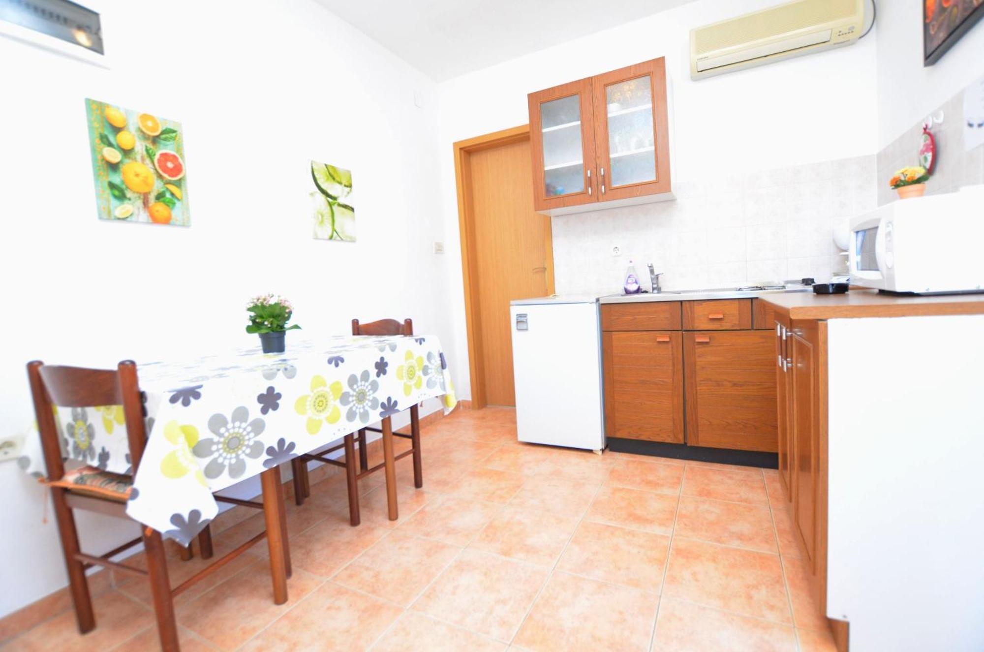 Apartments Marija Крес Екстериор снимка