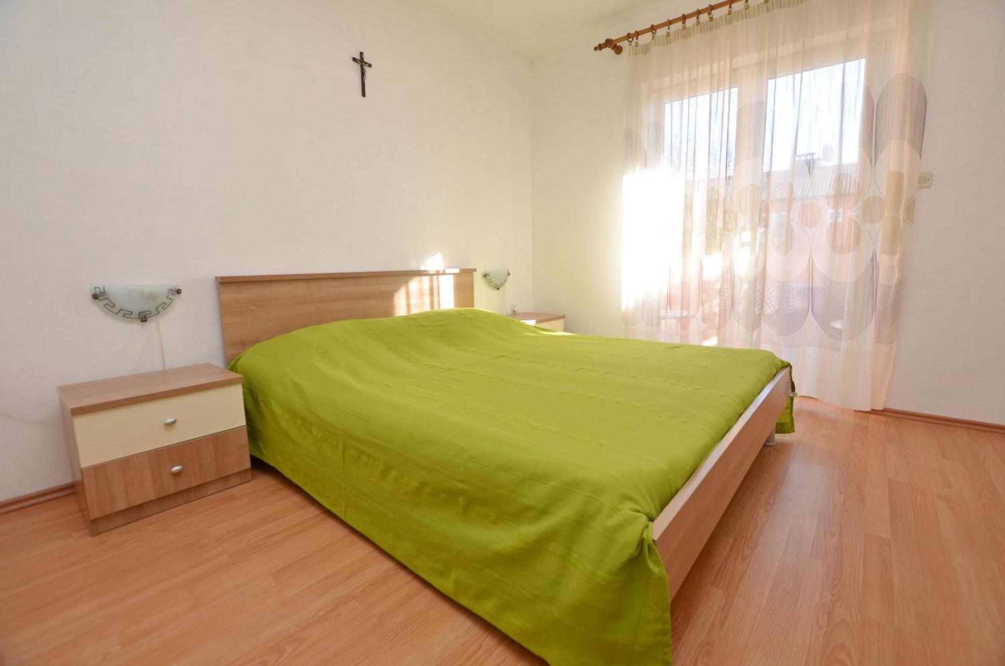 Apartments Marija Крес Екстериор снимка