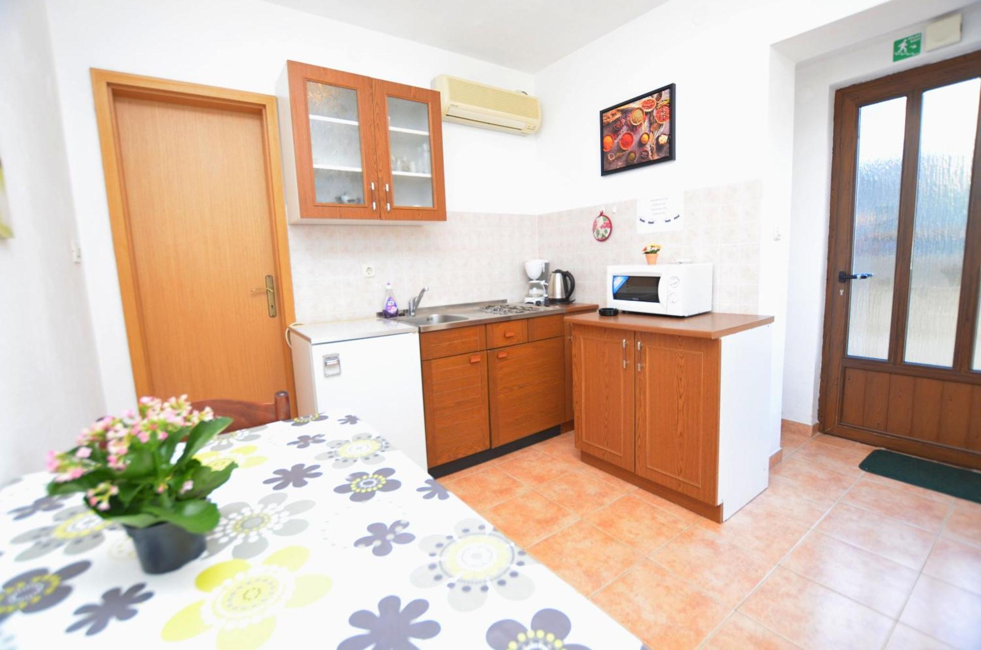 Apartments Marija Крес Екстериор снимка